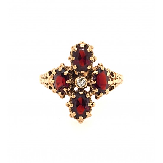 Pre Owned 9ct Garnet and Diamond Ring ZX305